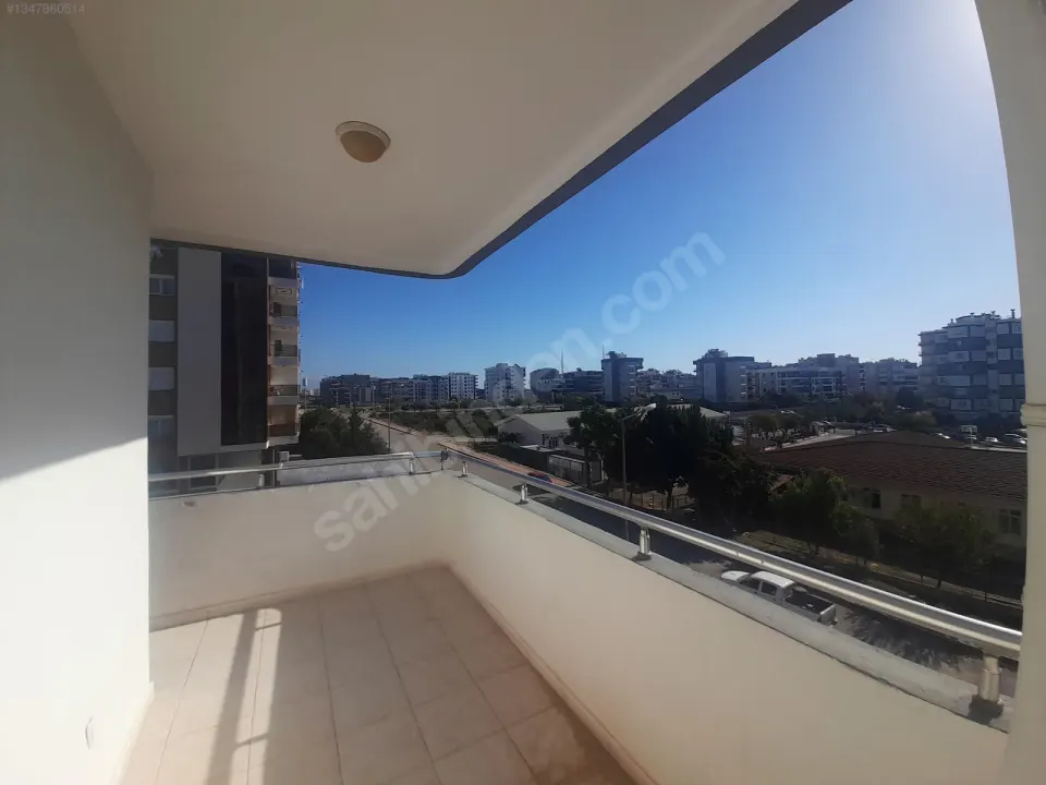 MUSTAFA HOCAOĞLU'NDAN DENİZ MANZARALI HAVUZLU SATILIK DAİRE