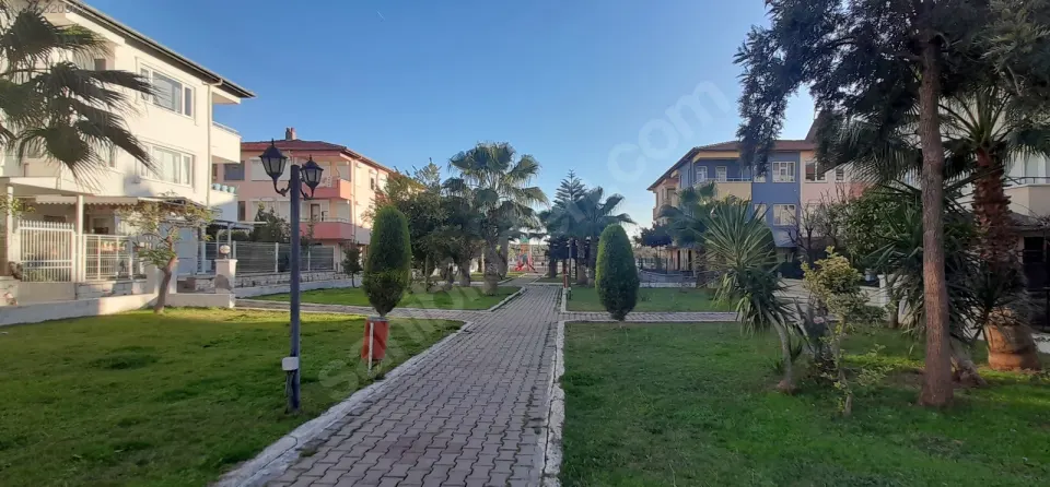 Şehir Hastanesi Karşısında, Bahçeli Tripleks Villa