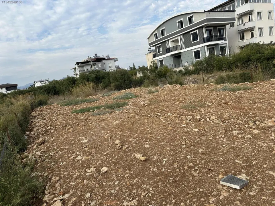 SAHİBİNDEN ACİL SATILIK YENİKÖYDE KELEPİR ARSA PAZARLIKLI....
