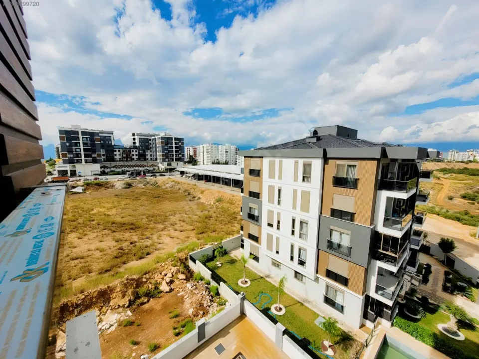 ÇANKAYA'DA HAVUZLU GENİŞ 2+1 EBEVEYN BANYOLU SATILIK DAİRE
