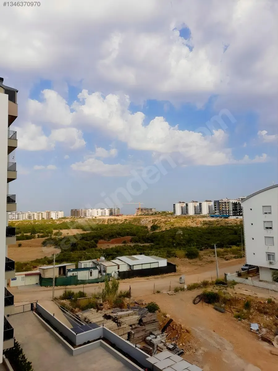 OKUL VE MARKETLERE YÜRÜME MESAFESİNDE SİTE İÇİ SIFIR KİRALIK 2+1