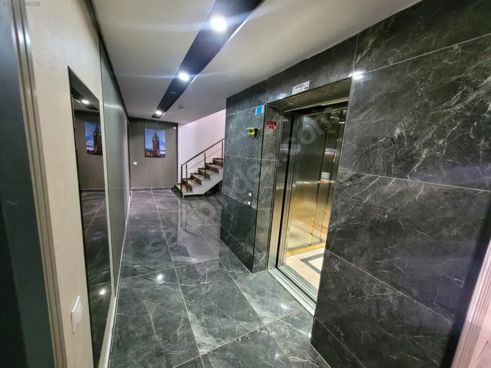 ÇANKAYA'DA HAVUZLU GENİŞ 2+1 EBEVEYN BANYOLU SATILIK DAİRE