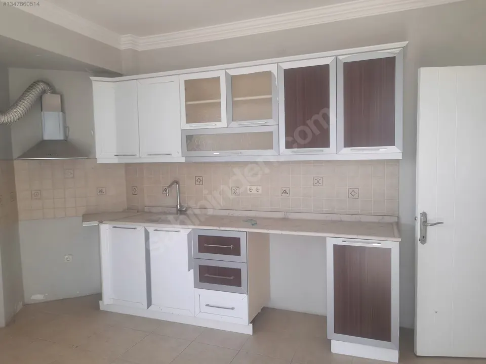 MUSTAFA HOCAOĞLU'NDAN DENİZ MANZARALI HAVUZLU SATILIK DAİRE