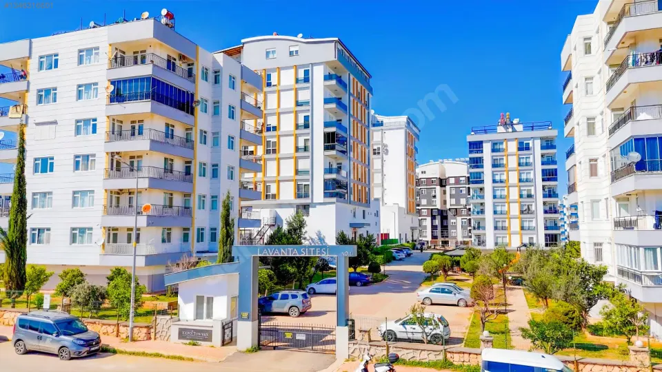 ÇANKAYA'DA AİLE YAŞAMINA UYGUN SİTEDE 3+1 EBEVEYN BANYOLU