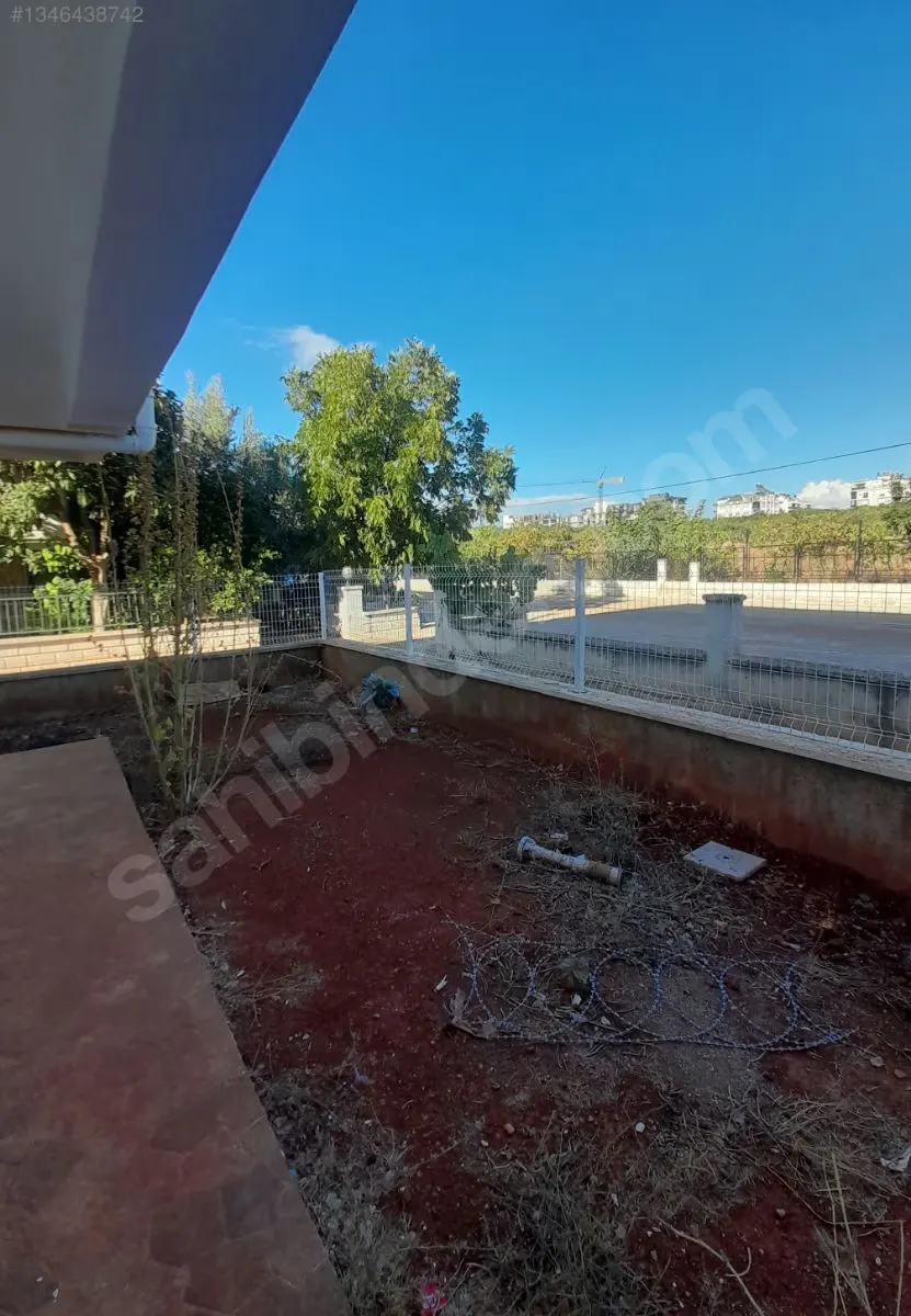 ŞEHİR HASTANESİ KÖŞESİNDE KİRALIK TRİPLEKS VİLLA