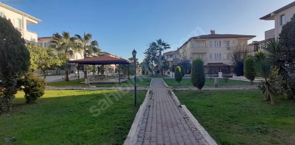 Şehir Hastanesi Karşısında, Bahçeli Tripleks Villa
